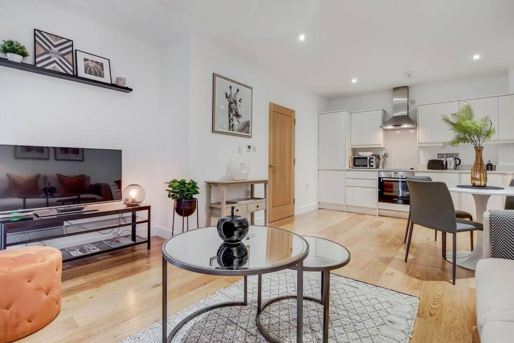 Br2 - Stunning 1 Bed Heart Of Borough